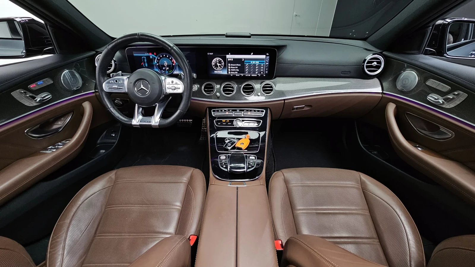 Mercedes-Benz E 53 AMG BURMESTER / DISTRONIC / AIRMATIC / ОБДУХ / 360, снимка 8 - Автомобили и джипове - 54151828