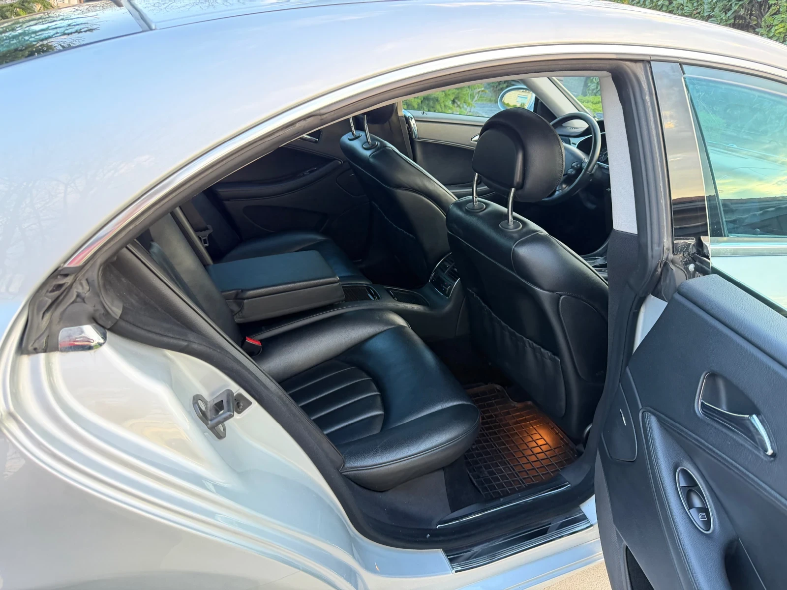 Mercedes-Benz CLS 500 AMG packet , снимка 15 - Автомобили и джипове - 54152943