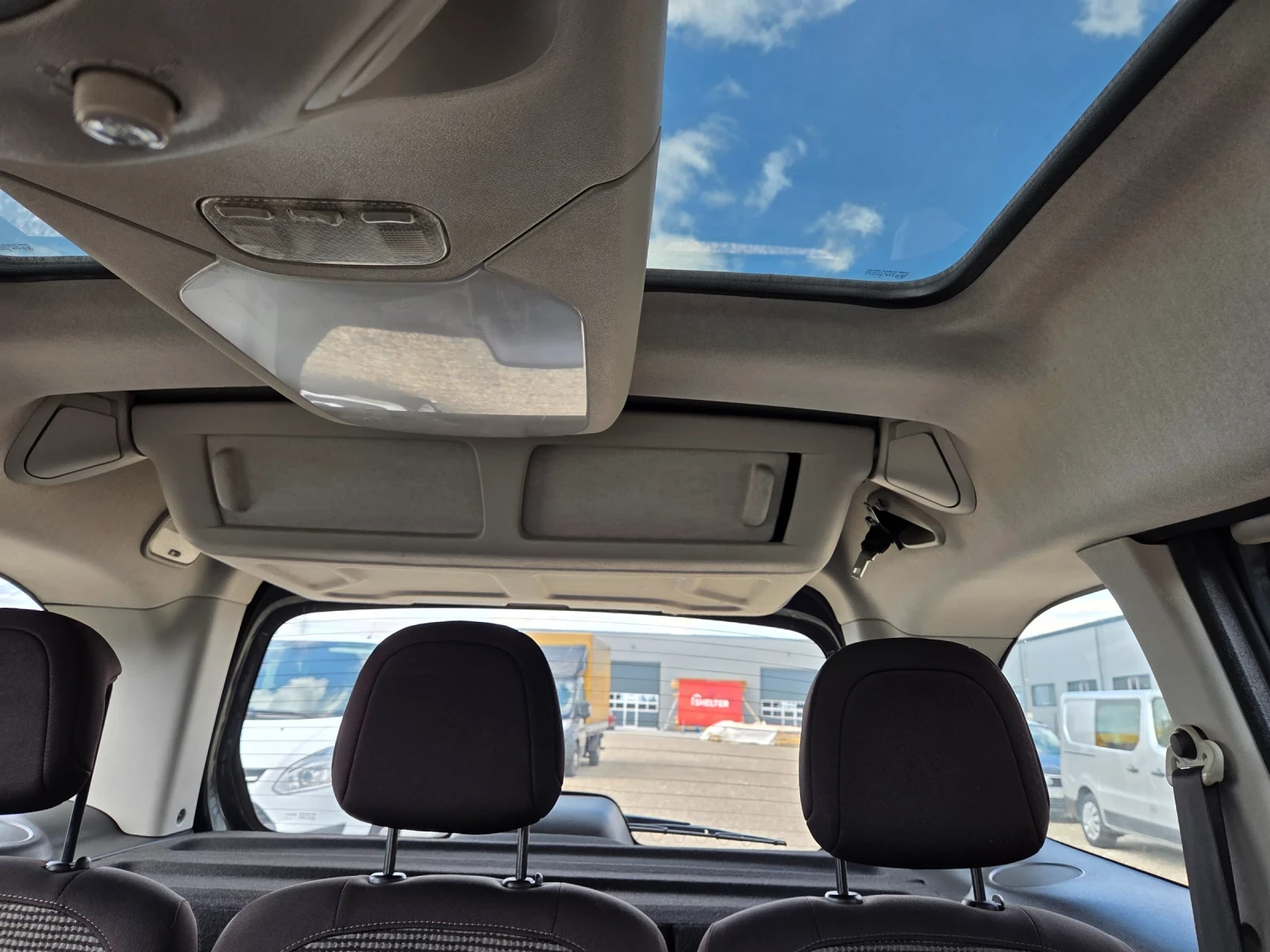 Peugeot Partner 1.6HDI, снимка 15 - Автомобили и джипове - 54156113