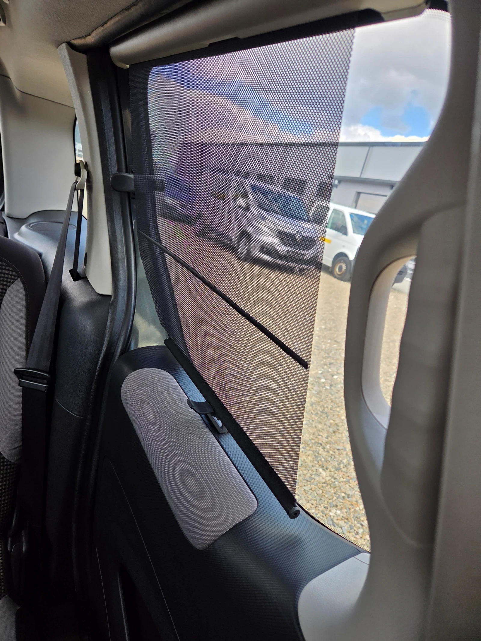 Peugeot Partner 1.6HDI, снимка 14 - Автомобили и джипове - 54156113