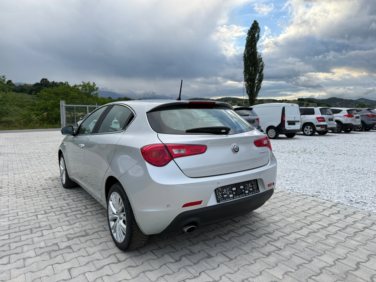 Alfa Romeo Giulietta 1.6 JTD NAVI CAMERA, снимка 3 - Автомобили и джипове - 54798237