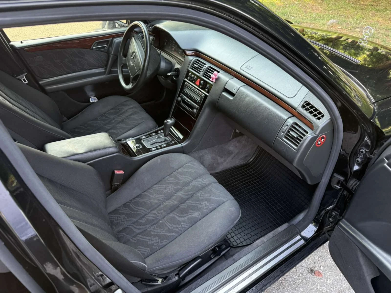 Mercedes-Benz E 280, снимка 7 - Автомобили и джипове - 54818465