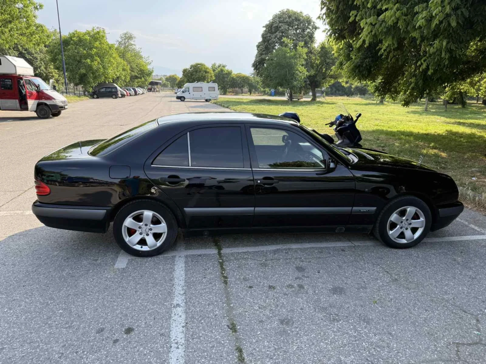 Mercedes-Benz E 280, снимка 5 - Автомобили и джипове - 54818465