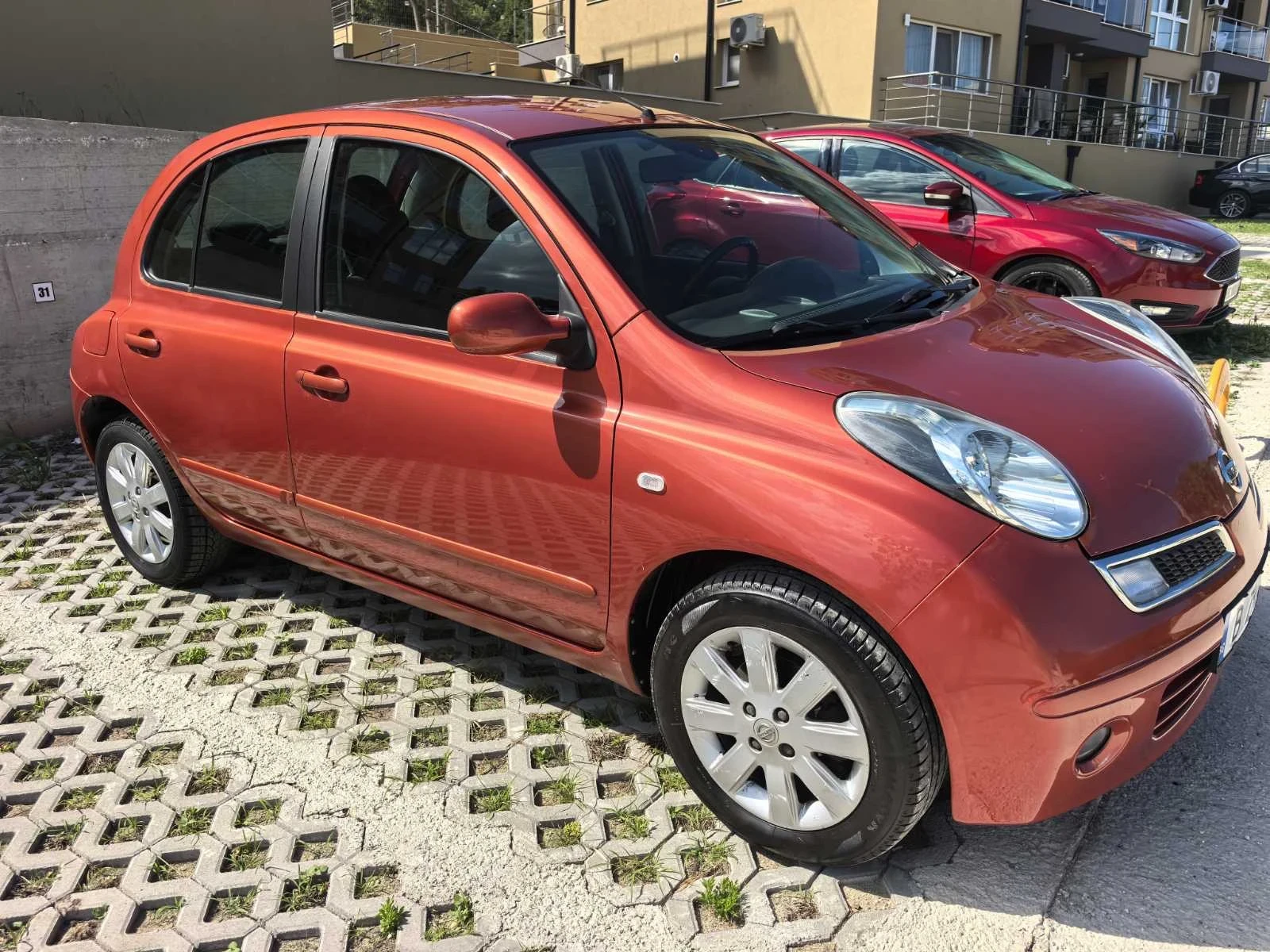 Nissan Micra 1, 4 бензин автоматик, снимка 2 - Автомобили и джипове - 54972903