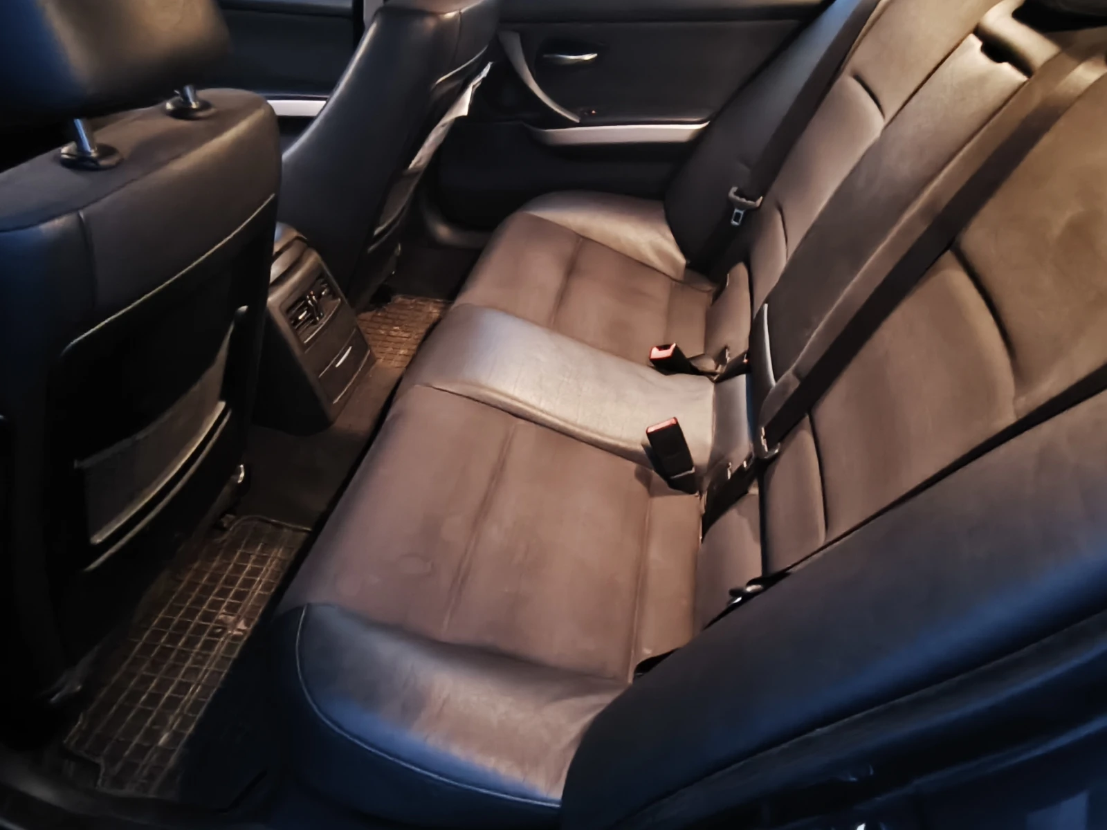 BMW 330 M57 Xdrive, снимка 10 - Автомобили и джипове - 55242352