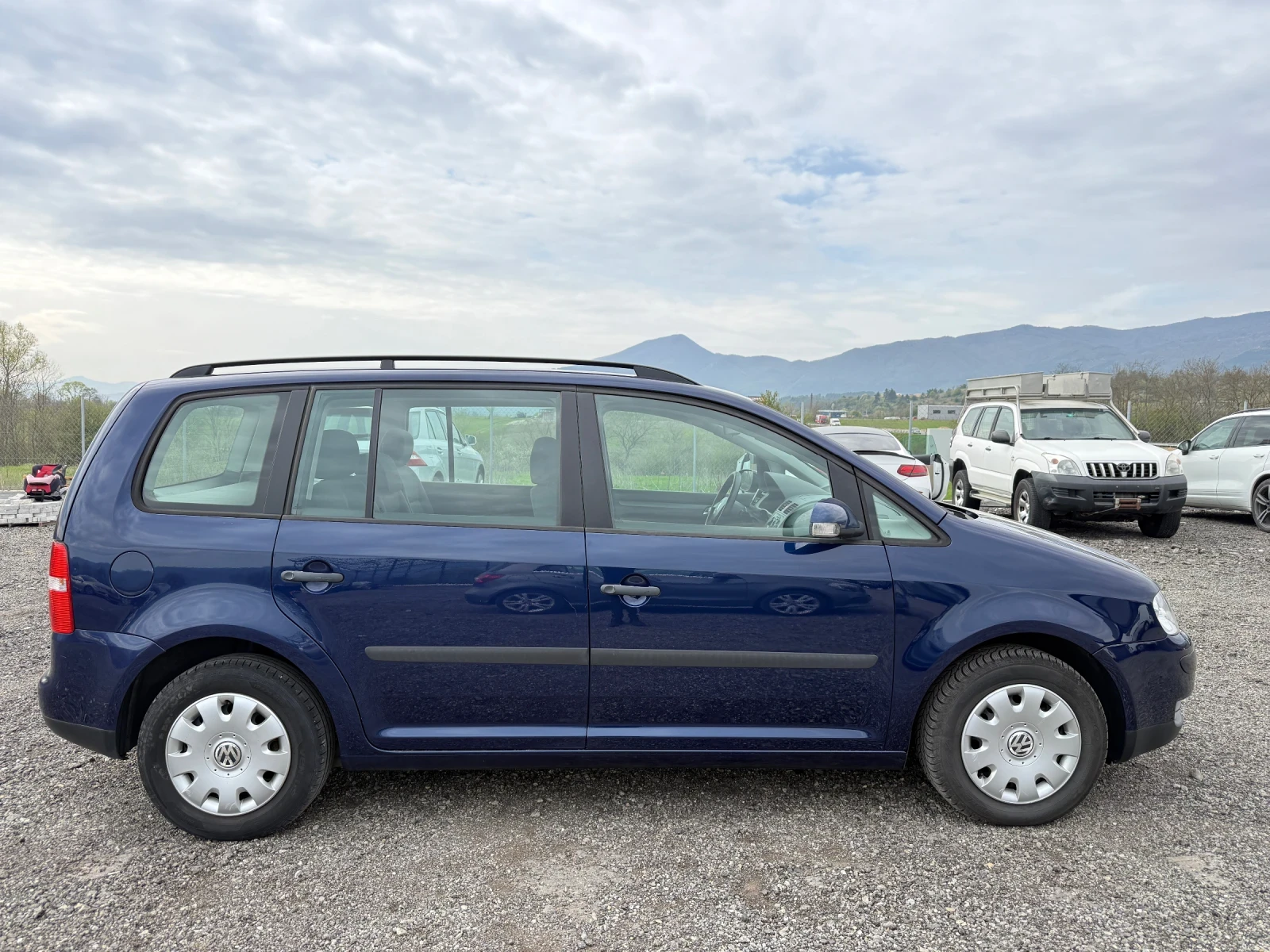 VW Touran, снимка 5 - Автомобили и джипове - 55669470