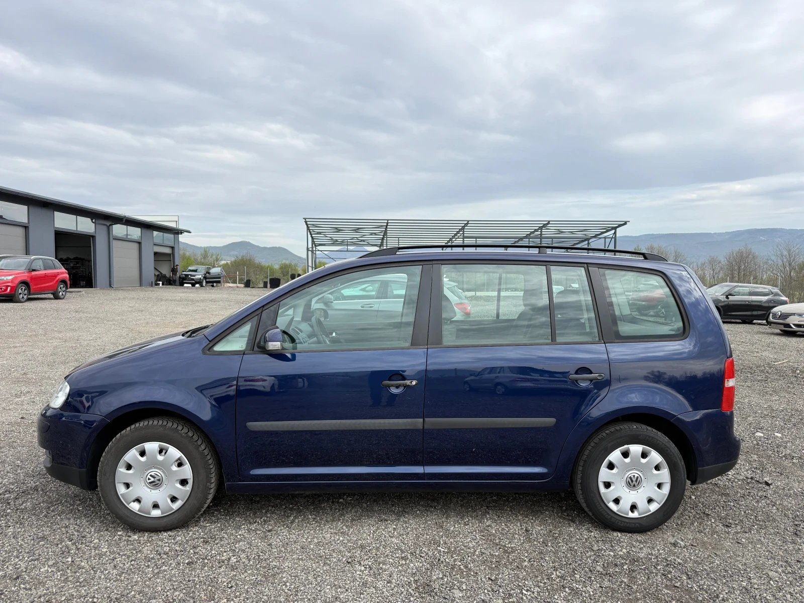 VW Touran, снимка 3 - Автомобили и джипове - 55669470