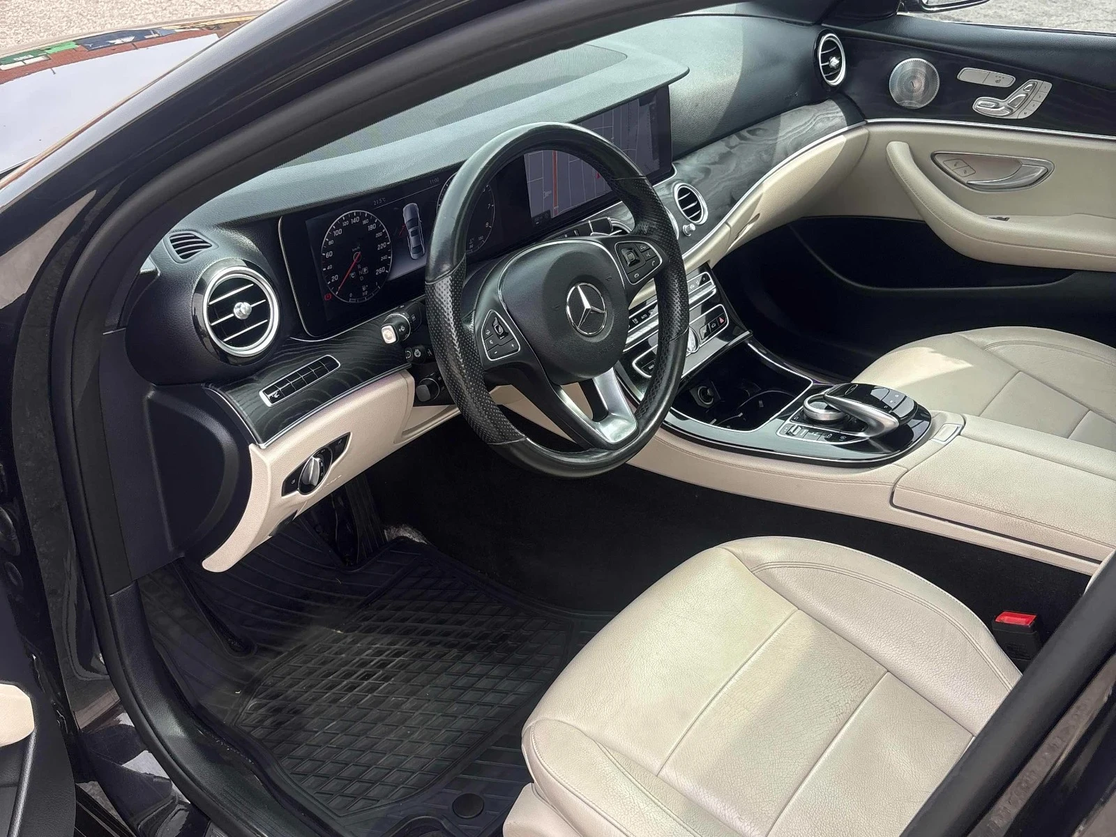 Mercedes-Benz E 400 2017 | Widescreen | Панорама| Distronic| Без Щети , снимка 7 - Автомобили и джипове - 55768531