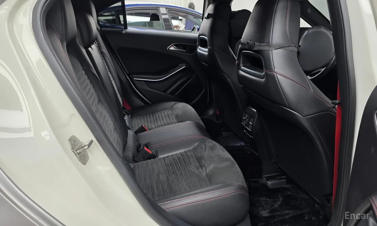 Mercedes-Benz A45 AMG Full extras* Цена до България, снимка 9 - Автомобили и джипове - 55951443