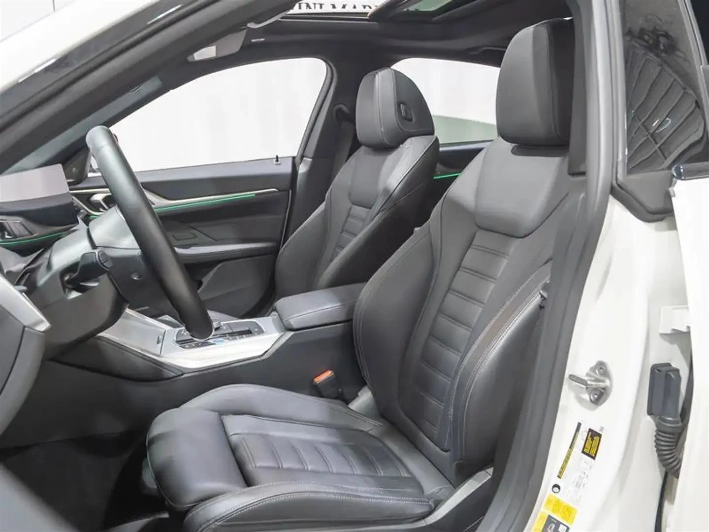 BMW i4 eDrive40* Keyless* НАВИ* ECS, снимка 8 - Автомобили и джипове - 55959155