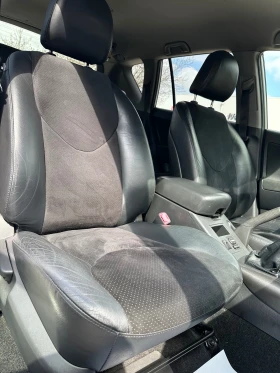 Toyota Rav4 2.2 D-4D * LUXURY* , снимка 10