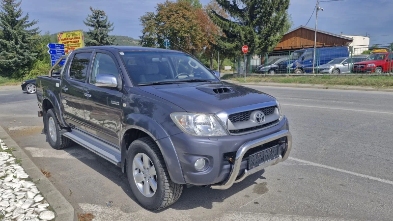 Toyota Hilux 3.0  D-4DКлиматроник 4X4, снимка 2 - Автомобили и джипове - 47202004