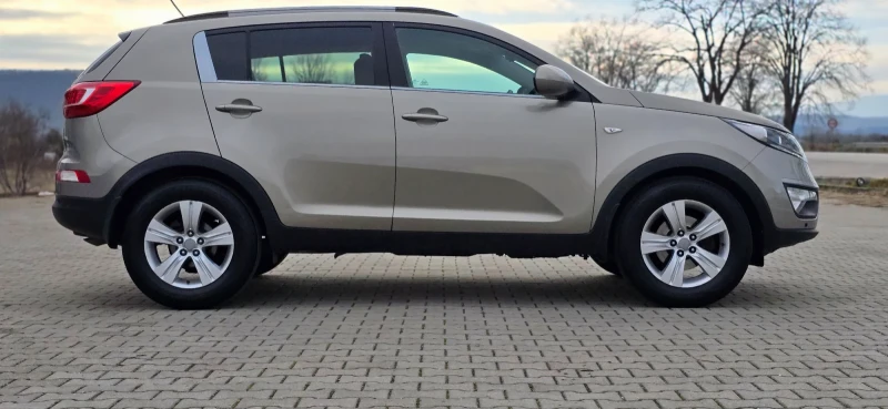 Kia Sportage 2.0 163hp, снимка 6 - Автомобили и джипове - 48337412