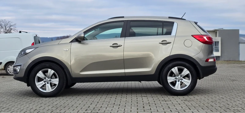 Kia Sportage 2.0 163hp, снимка 4 - Автомобили и джипове - 48337412