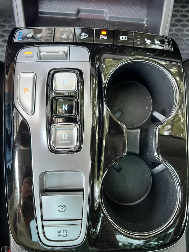 Hyundai Tucson 4x4 Premium, снимка 15 - Автомобили и джипове - 52539147