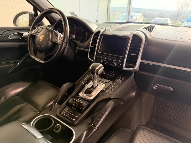 Porsche Cayenne 3.0, снимка 11 - Автомобили и джипове - 53213965
