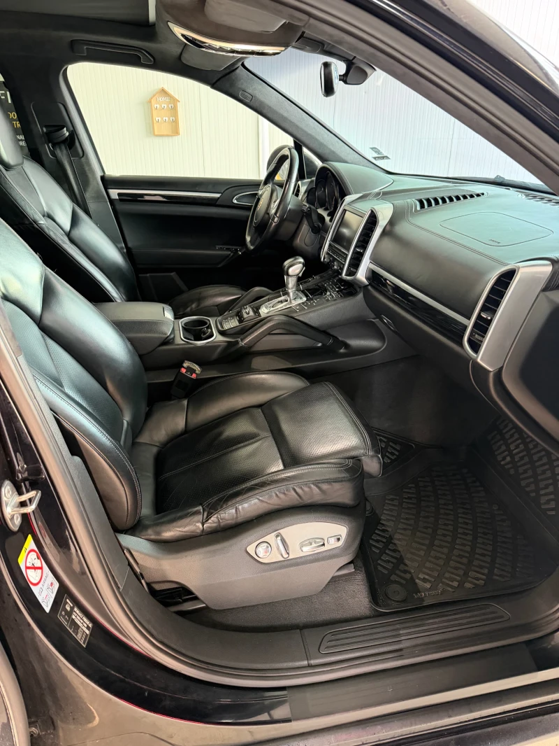 Porsche Cayenne 3.0, снимка 12 - Автомобили и джипове - 53213965