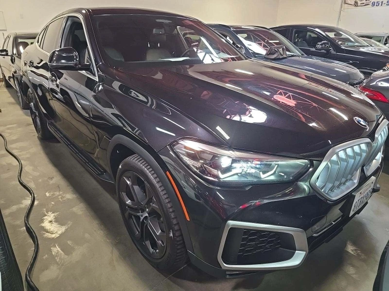 BMW X6 SWAROVSKI* DISTRONIC* HUD* H/K* PANO* AMBI* , снимка 2 - Автомобили и джипове - 53523459