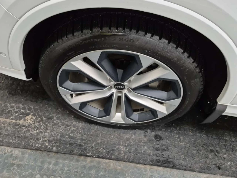 Audi Q7   PROGRESSIV | 360 | ОБДУХВАНЕ | CARFAX, снимка 8 - Автомобили и джипове - 53564669