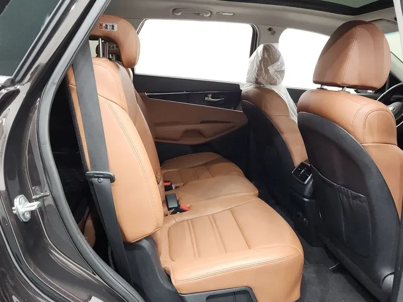 Kia Sorento 2.2 2WD, снимка 11 - Автомобили и джипове - 56360520