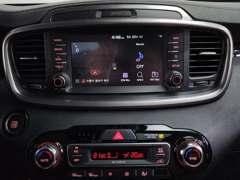 Kia Sorento 2.2 2WD, снимка 12 - Автомобили и джипове - 56360520