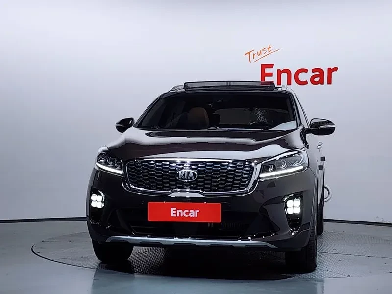 Kia Sorento 2.2 2WD, снимка 3 - Автомобили и джипове - 56360520