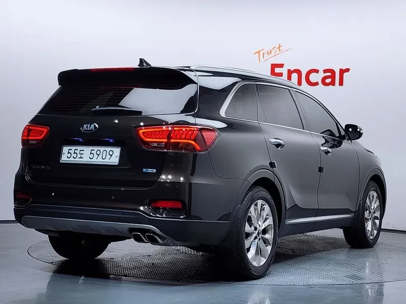 Kia Sorento 2.2 2WD, снимка 2 - Автомобили и джипове - 56360520