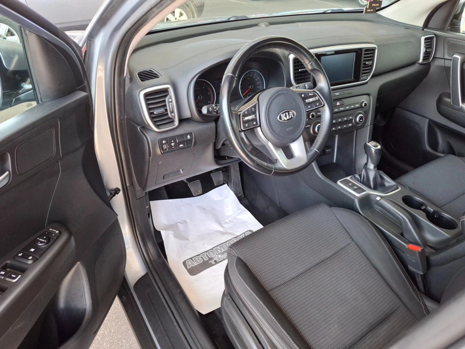 Kia Sportage 1.6 CRDi* FaceLift* CAMERA* NAVI* EURO6 - изображение 5