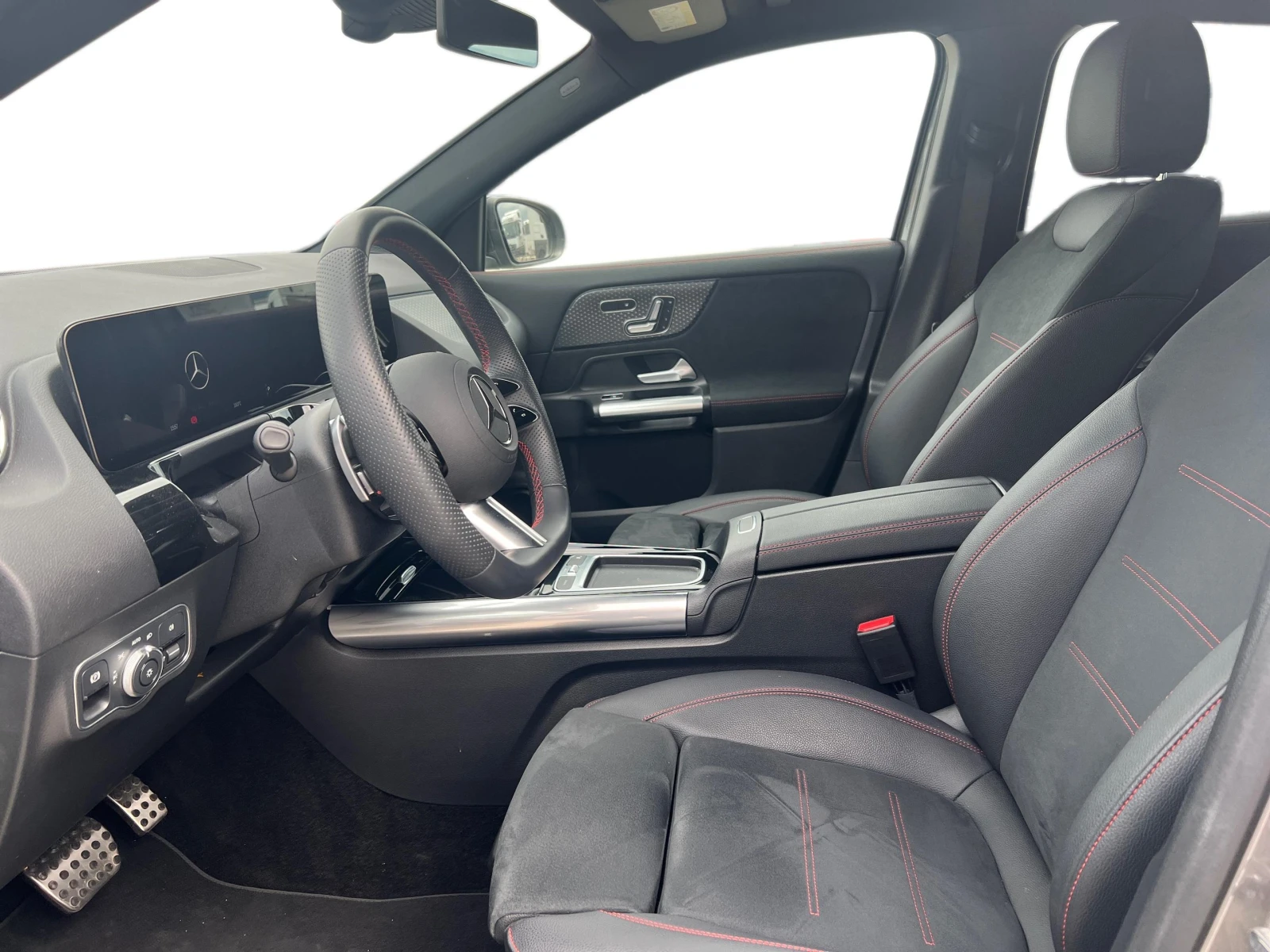 Mercedes-Benz GLA 220 d 4MATIC, снимка 8 - Автомобили и джипове - 52412657