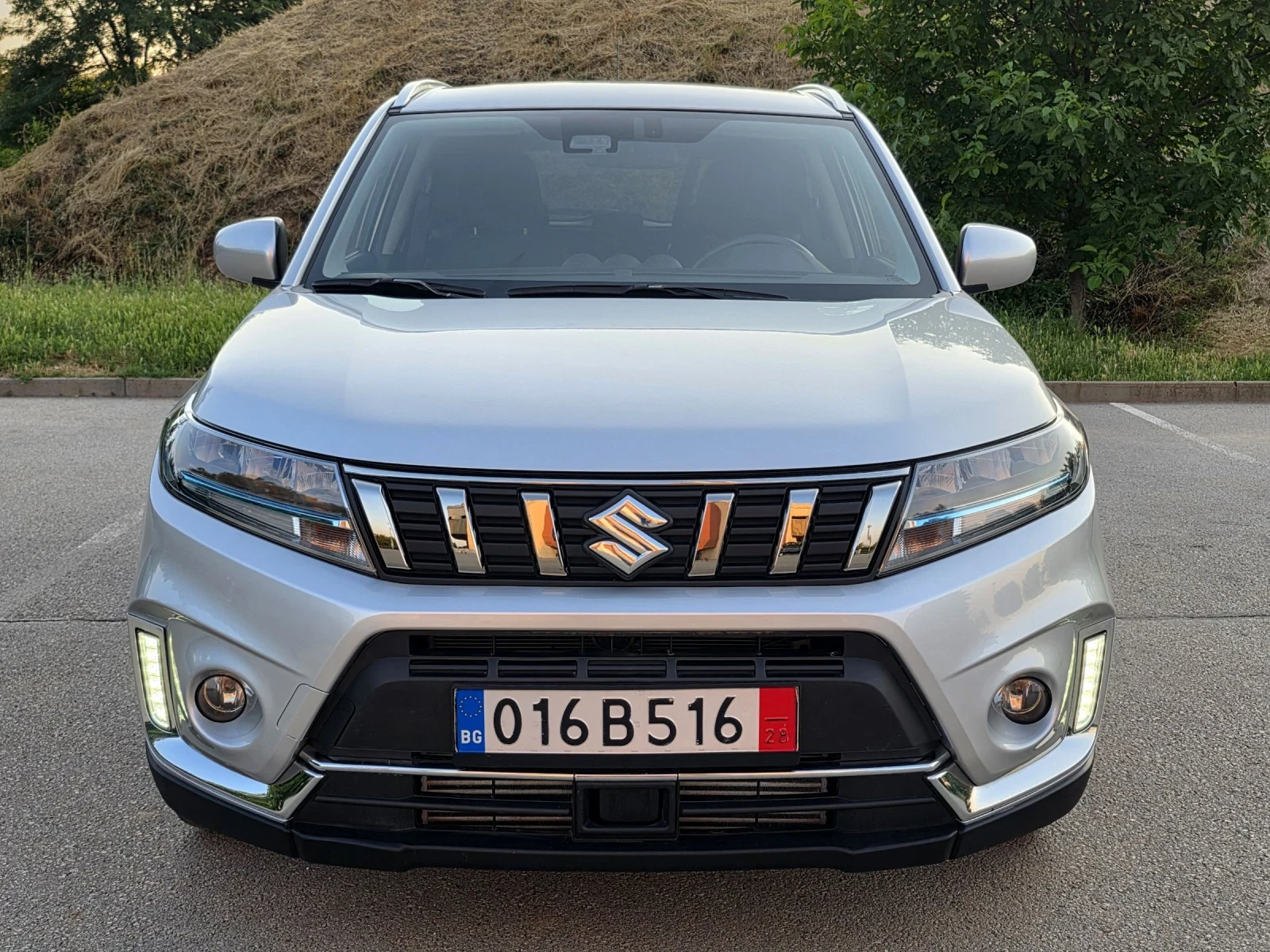 Suzuki Vitara Hybrid, Фейслифт, 4х4, снимка 2 - Автомобили и джипове - 53447096
