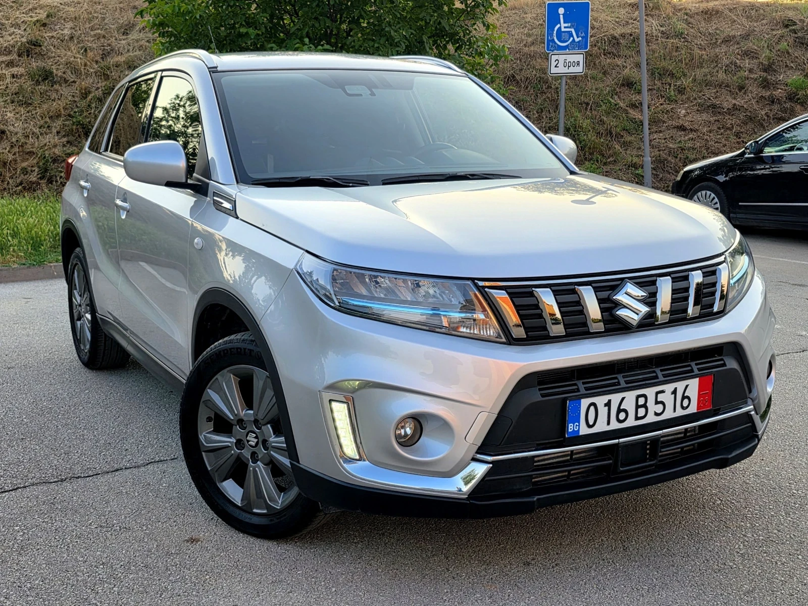Suzuki Vitara Hybrid, Фейслифт, 4х4, снимка 3 - Автомобили и джипове - 53447096