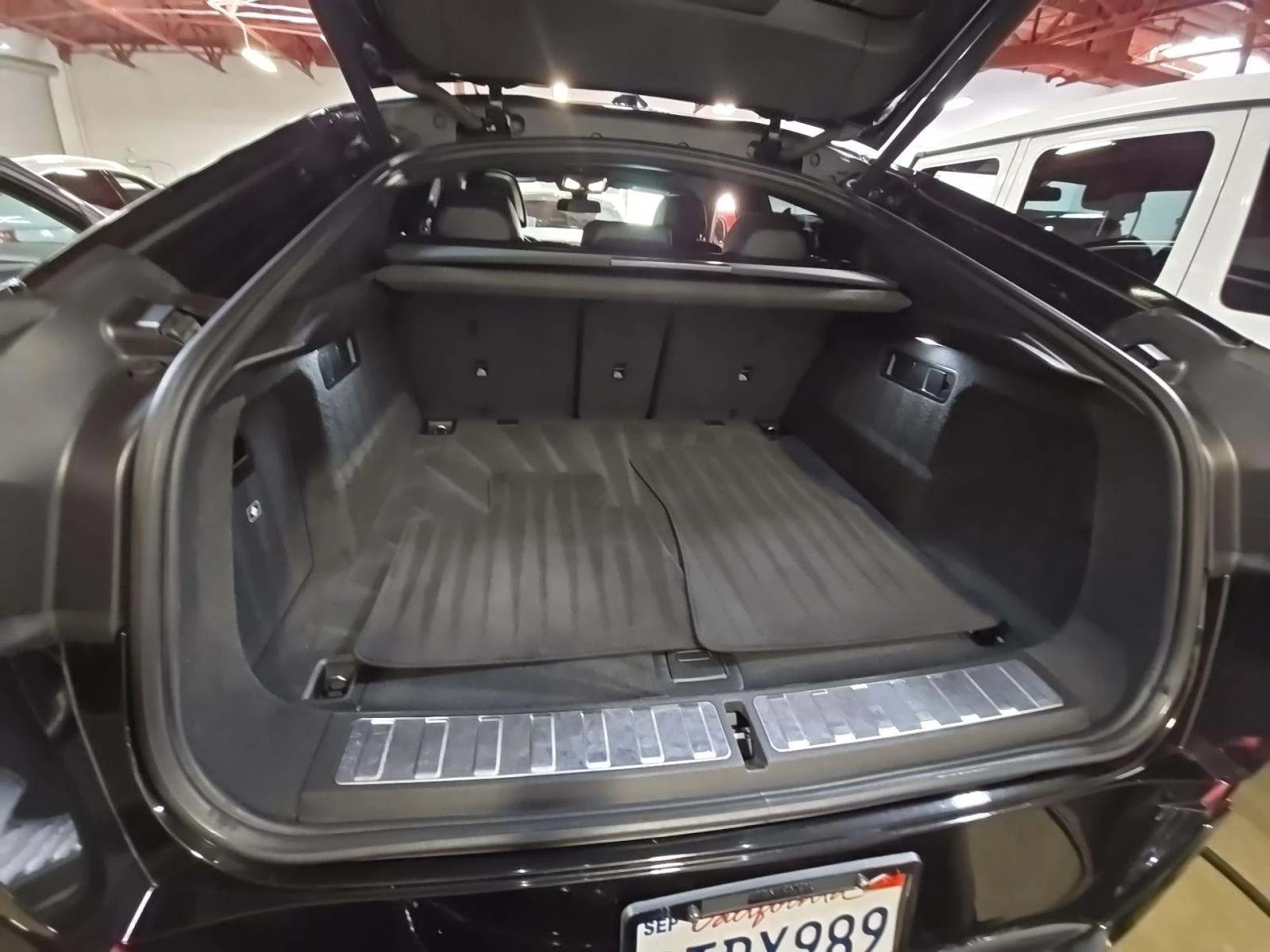 BMW X6 SWAROVSKI* DISTRONIC* HUD* H/K* PANO* AMBI*  | Mobile.bg � ����������� 11