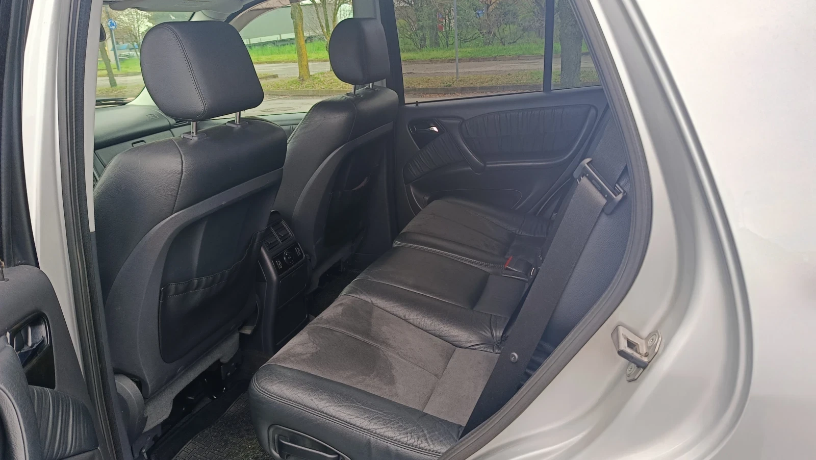 Mercedes-Benz ML 270, снимка 4 - Автомобили и джипове - 54092304