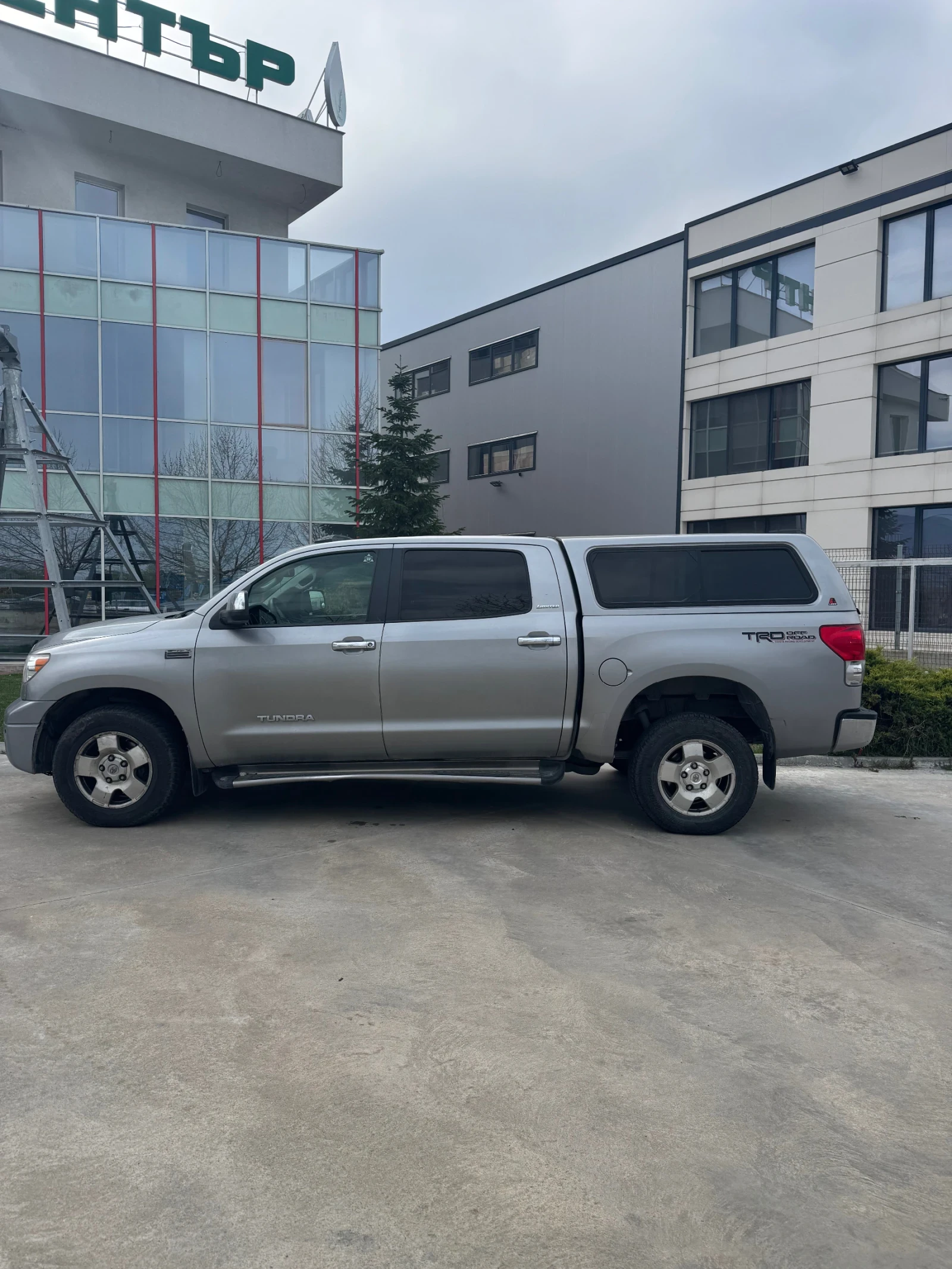 Toyota Tundra LIMITED