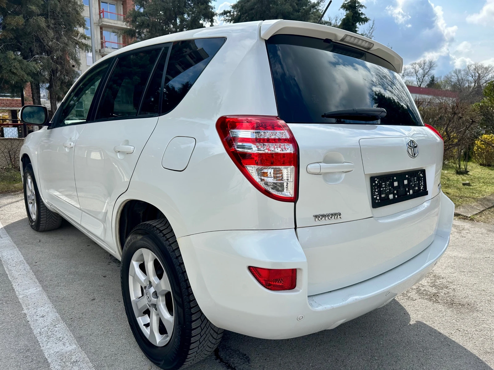 Toyota Rav4 2.2 D-4D * LUXURY* , снимка 5 - Автомобили и джипове - 54157333