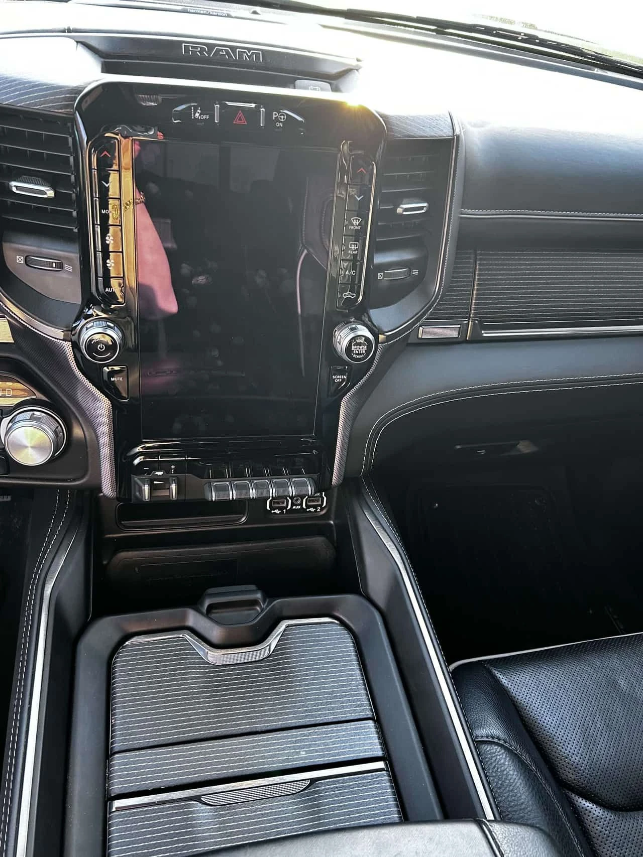 Dodge RAM 1500  Limited / 360 / Harman Kardon , снимка 11 - Автомобили и джипове - 54619022