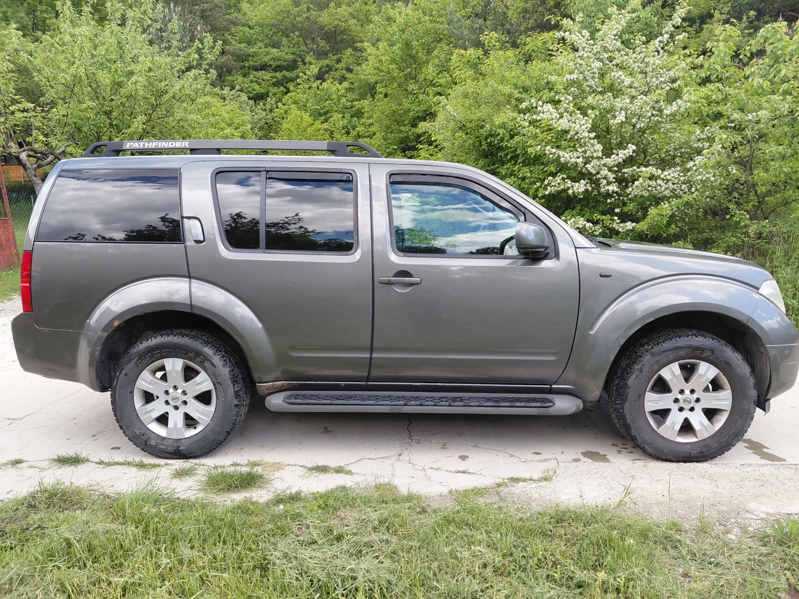 Nissan Pathfinder 2.5dCi, снимка 5 - Автомобили и джипове - 54683030