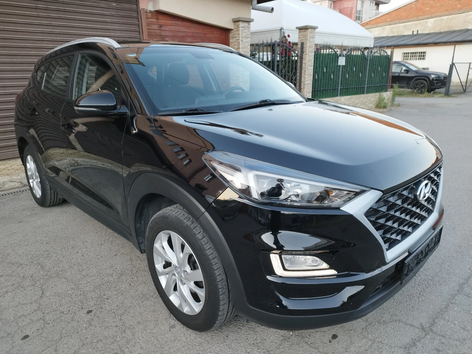 Hyundai Tucson 1.6  CRDI, FACELIFT, * 146 000 КМ* EURO 6D, снимка 3 - Автомобили и джипове - 55057858