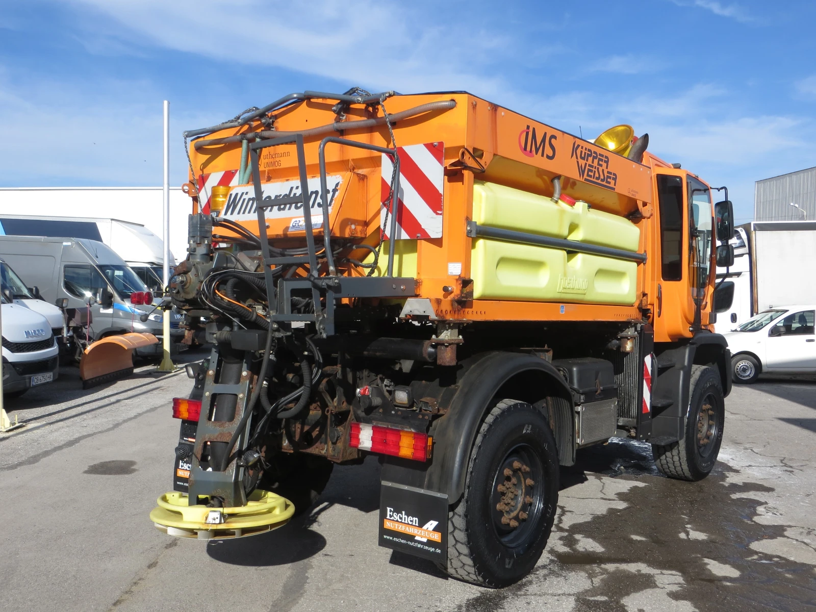 Mercedes-Benz UNIMOG U500 САМОСВАЛ+ ЧЕТКА+ ПЕСАКАР+ ГРЕБЛО ЗА СНЯГ - изображение 4