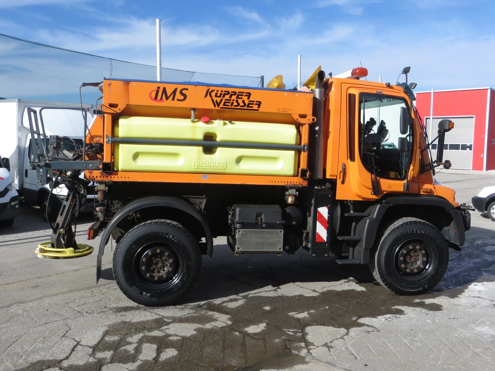 Mercedes-Benz UNIMOG U500 САМОСВАЛ+ ЧЕТКА+ ПЕСАКАР+ ГРЕБЛО ЗА СНЯГ - изображение 5