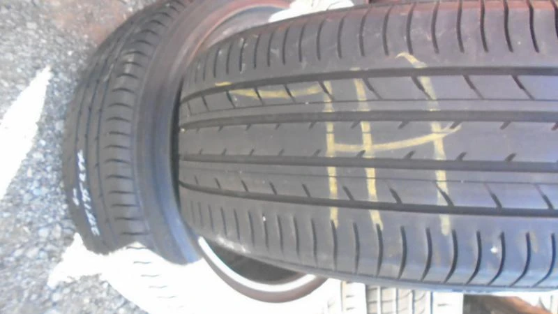 Гуми Летни 215/45R17, снимка 2 - Гуми и джанти - 22759906