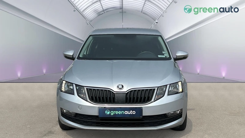 Skoda Octavia 1.6 TDi, снимка 4 - Автомобили и джипове - 46934875