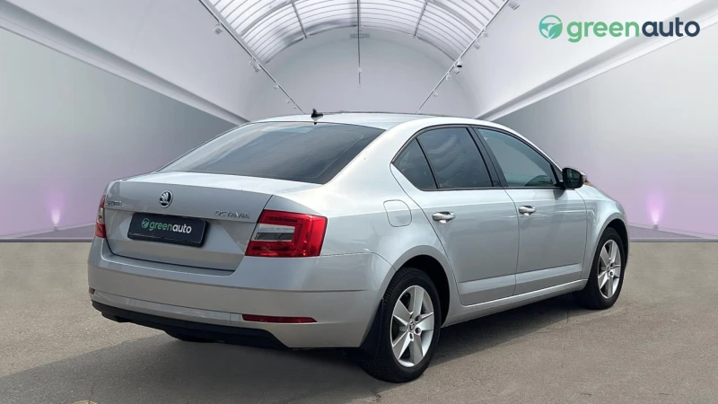 Skoda Octavia 1.6 TDi, снимка 2 - Автомобили и джипове - 46934875