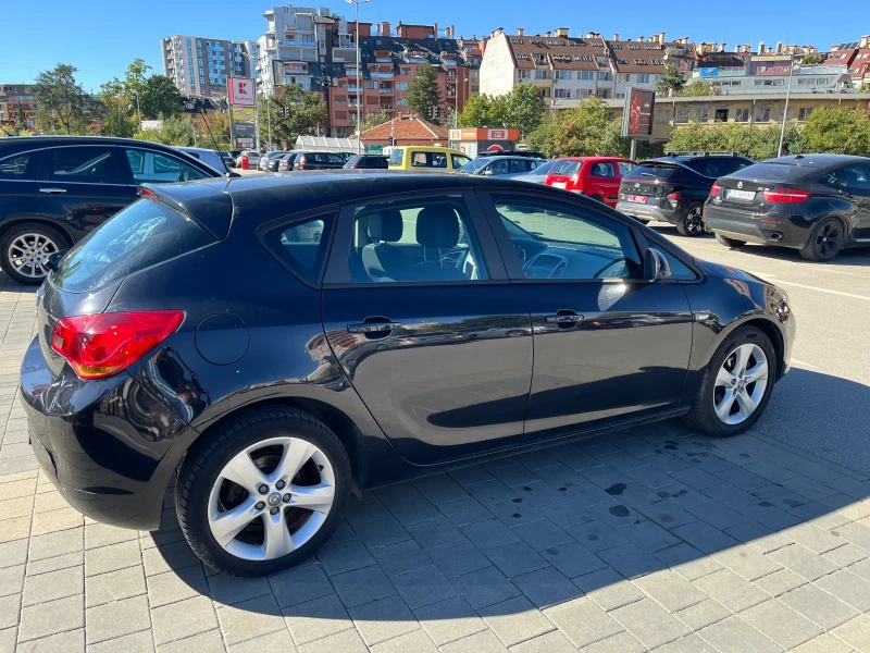 Opel Astra J 1.6 Бензин, снимка 3 - Автомобили и джипове - 47423489