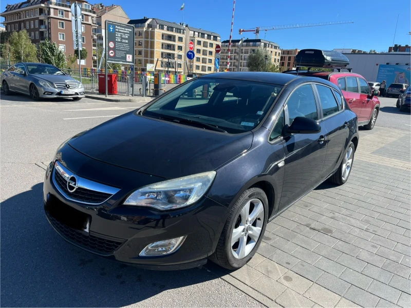 Opel Astra J 1.6 Бензин, снимка 1 - Автомобили и джипове - 47423489