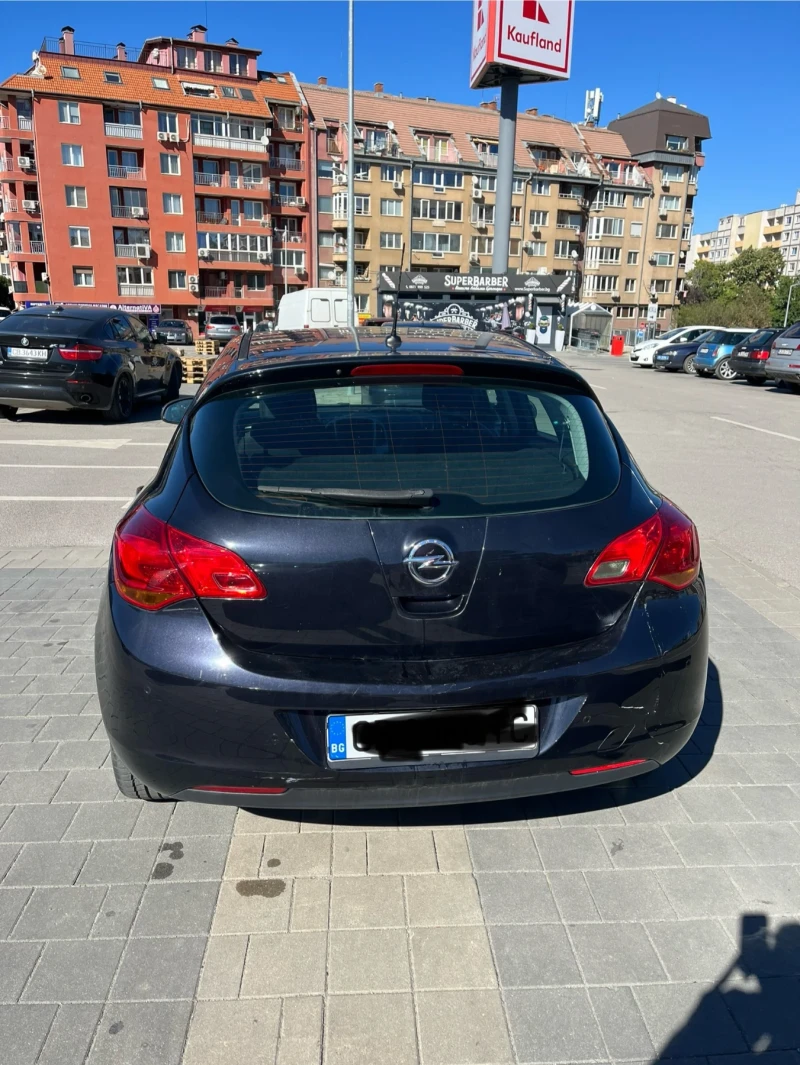 Opel Astra J 1.6 Бензин, снимка 4 - Автомобили и джипове - 47423489