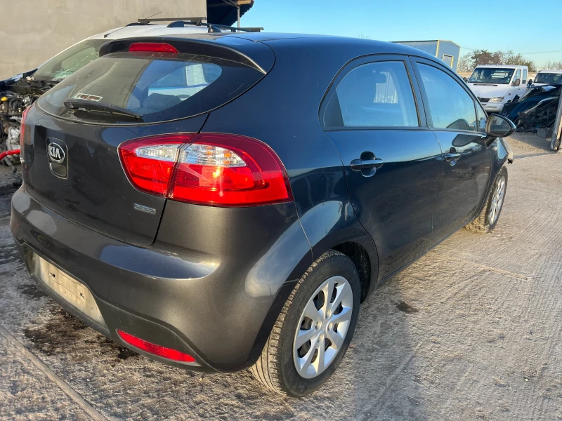 Kia Rio 1.1CRDI, снимка 3 - Автомобили и джипове - 49588456