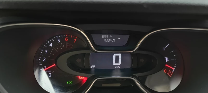 Renault Captur, снимка 7 - Автомобили и джипове - 49877458