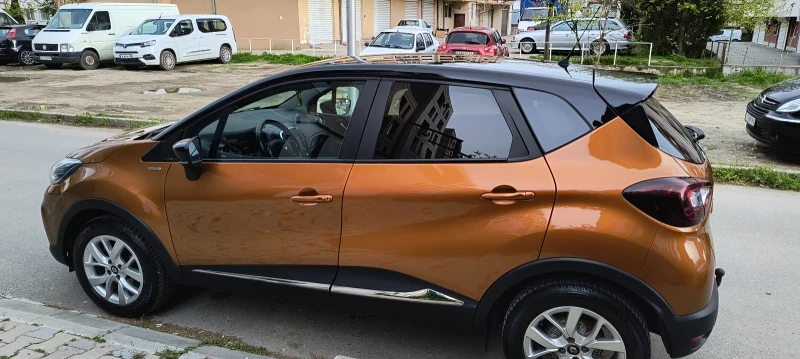 Renault Captur, снимка 3 - Автомобили и джипове - 49877458