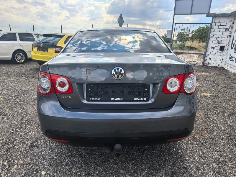 VW Jetta 1.6i, снимка 4 - Автомобили и джипове - 50994542